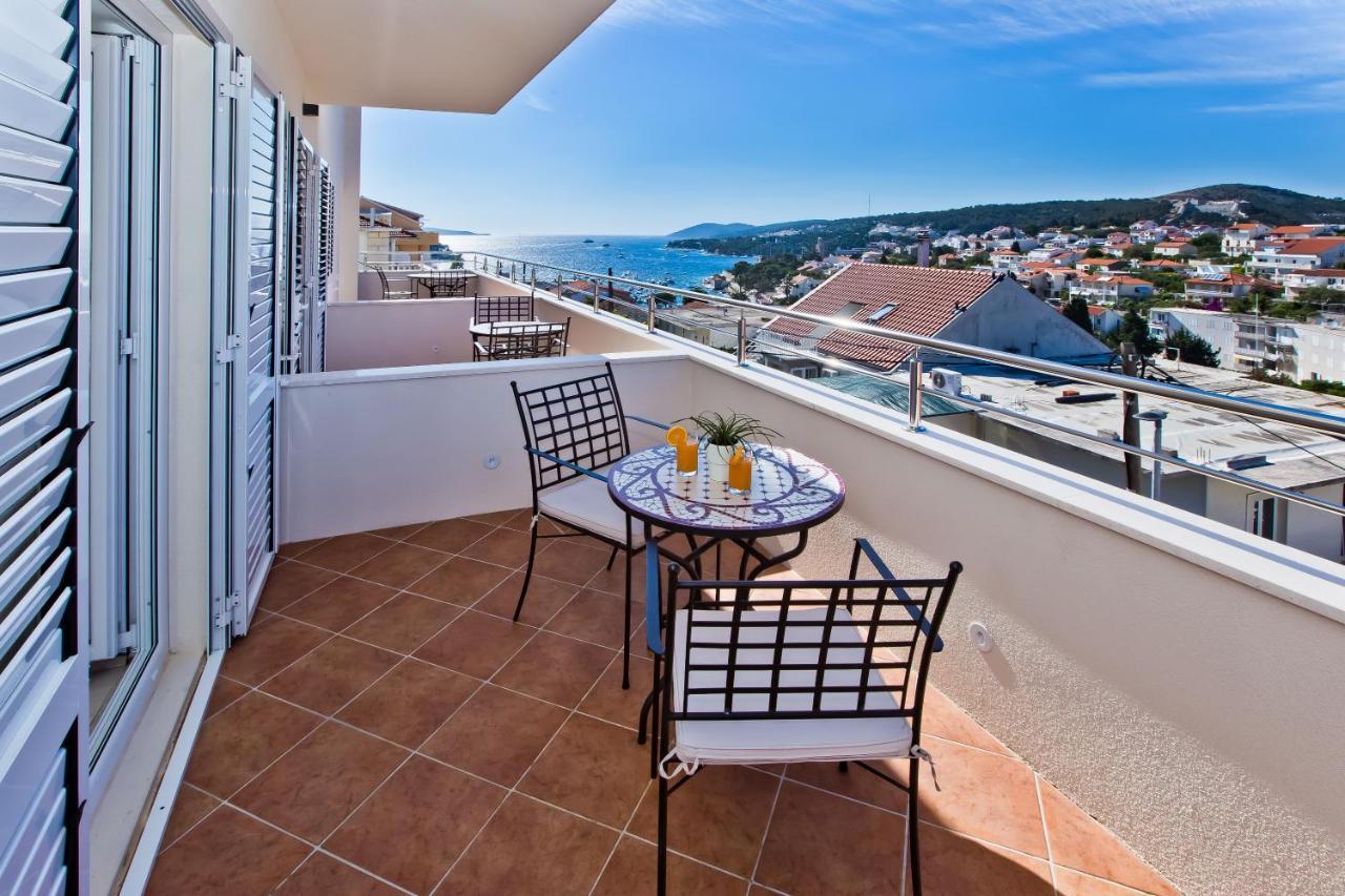 Apartments And Rooms Marija Hvar Town Bagian luar foto