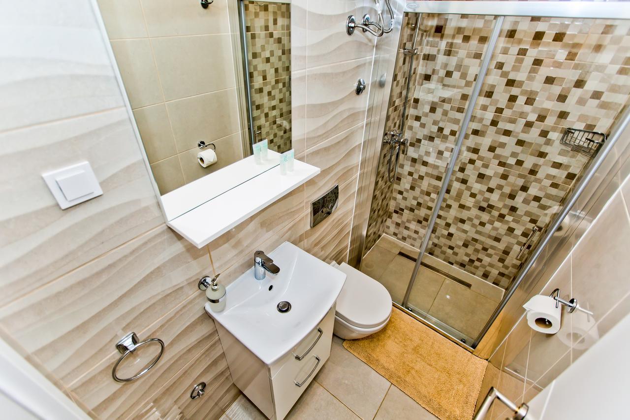Apartments And Rooms Marija Hvar Town Bagian luar foto