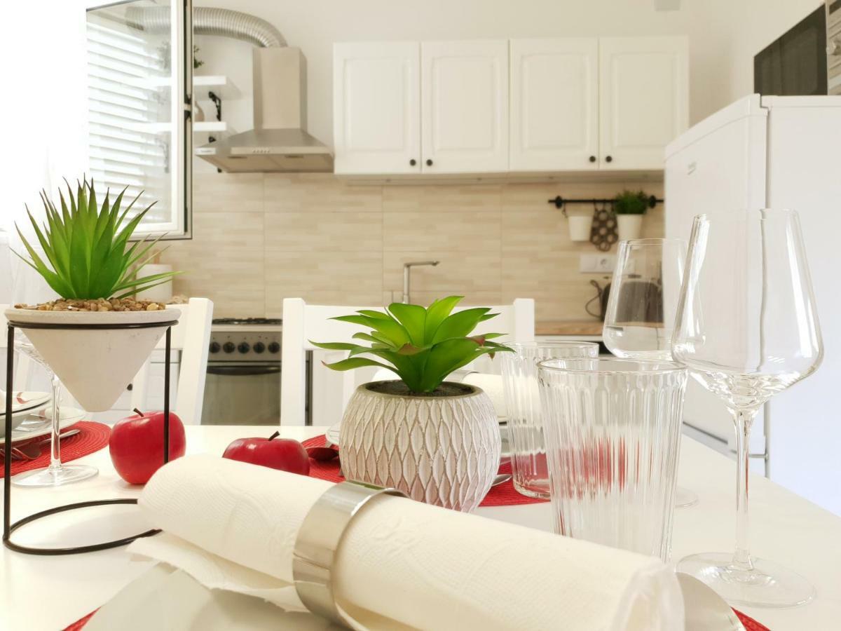 Apartments And Rooms Marija Hvar Town Bagian luar foto