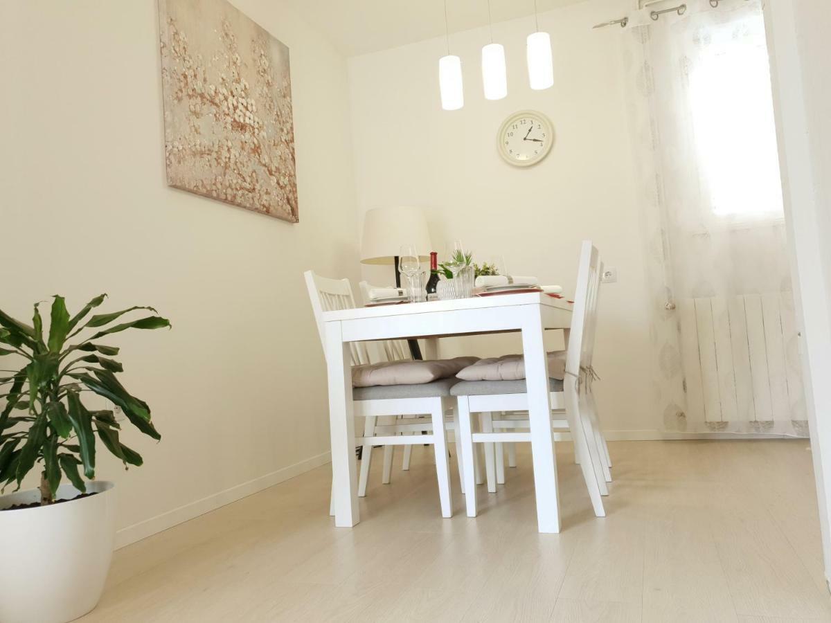 Apartments And Rooms Marija Hvar Town Bagian luar foto