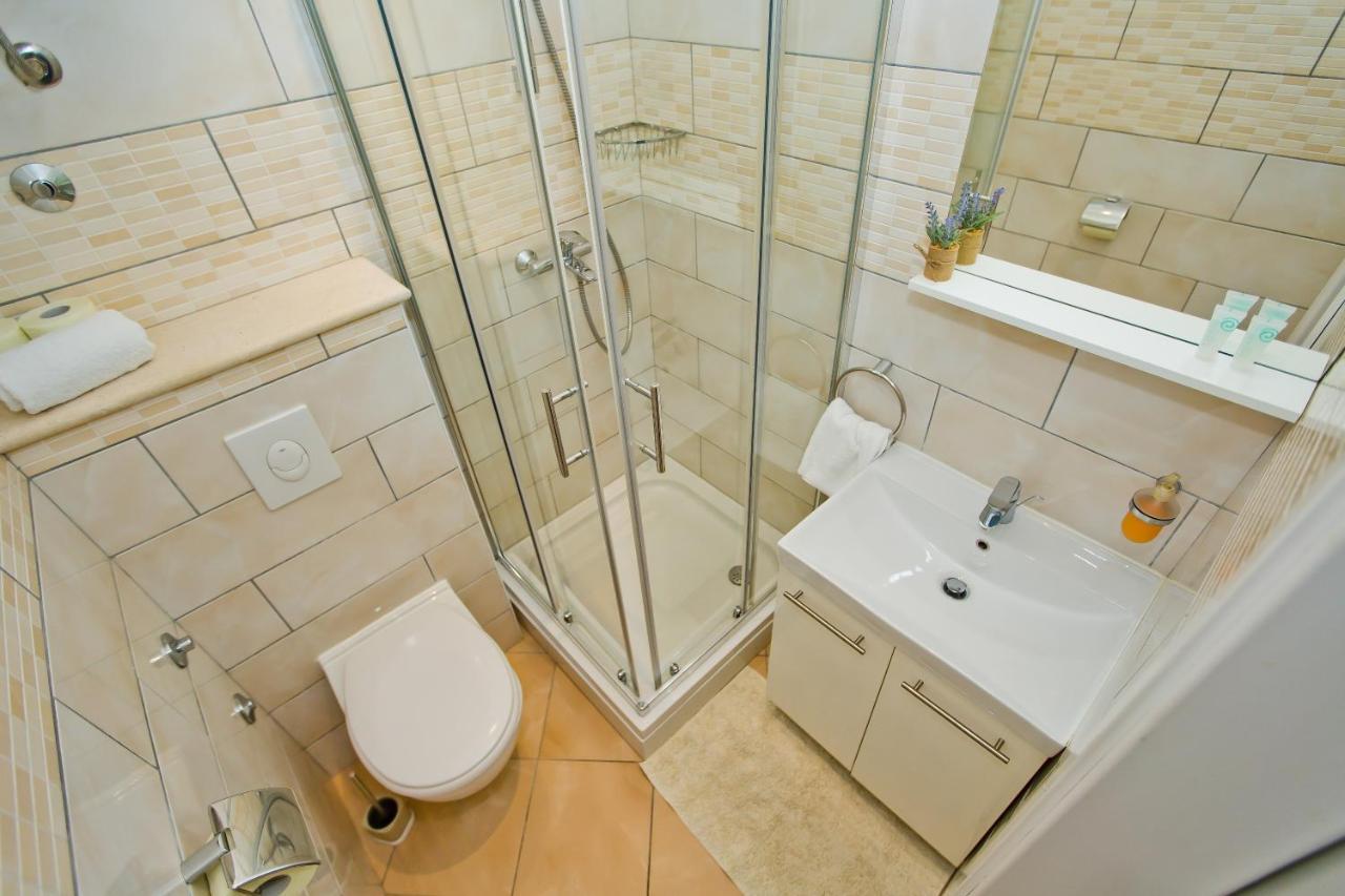 Apartments And Rooms Marija Hvar Town Bagian luar foto